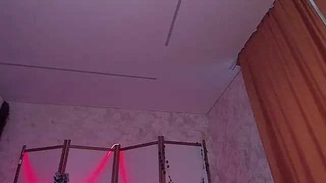 Snapshot of Devilina_V chatting on 12-29-24, 09:17 Devilina V online show from 12-29-24, 09:17