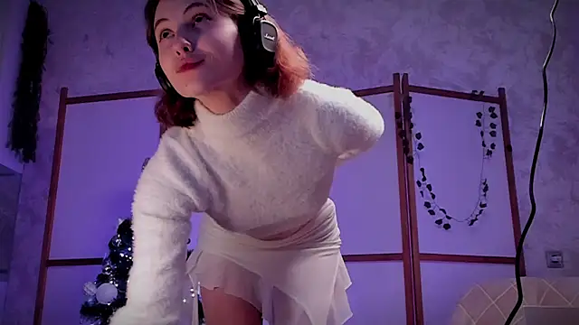 Snapshot of Devilina_V chatting on 01-10-25, 12:04 Devilina V online show from 01-10-25, 12:04