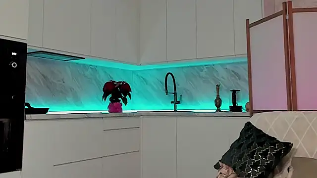 Snapshot of Devilina_V chatting on 12-07-24, 09:55 Devilina V online show from 12-07-24, 09:55