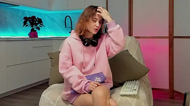 Snapshot of Devilina_V chatting on 12-04-24, 09:45 Devilina V online show from 12-04-24, 09:45