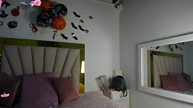 vahiolet fuentes online show from 10-31-25, 03:03