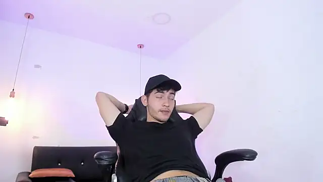 Snapshot of DiegoRogue_ chatting on 12-11-24, 03:37 DiegoRogue online show from 12-11-24, 03:37