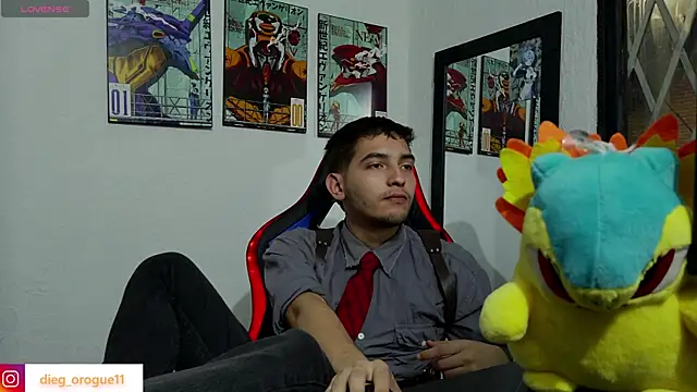 Snapshot of DiegoRogue_ chatting on 03-17-25, 11:24 DiegoRogue online show from 03-17-25, 11:24