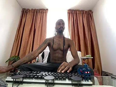 Snapshot of Malkon_Big chatting on 06-16-26, 05:35 Malkon Big online show from 06-16-26, 05:35