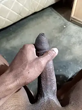 Snapshot of Sur1711 chatting on 01-08-26, 04:35 Sur1711 online show from 01-08-26, 04:35