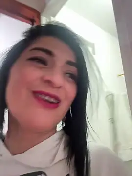 Snapshot of karenlennox1 chatting on 03-19-25, 10:53 karenlennox1 online show from 03-19-25, 10:53