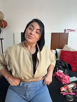 karenlennox1 online show from 04-22-26, 01:45