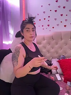 karenlennox1 online show from 03-08-26, 08:45