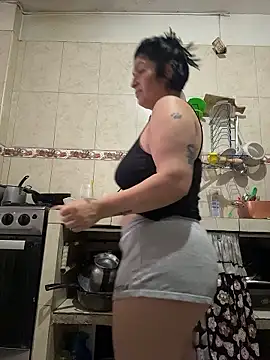 karenlennox1 online show from 01-18-26, 07:50