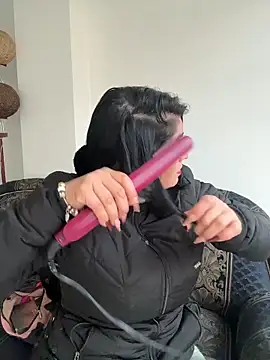 karenlennox1 online show from 02-16-26, 11:02