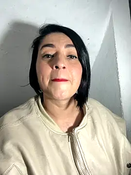 karenlennox1 online show from 11-12-25, 01:43