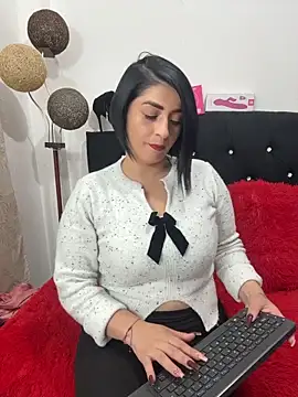 karenlennox1 online show from 12-20-25, 12:13