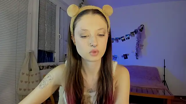 Snapshot of Jenny_darling_love chatting on 01-08-25, 06:52 Jenny darling love online show from 01-08-25, 06:52