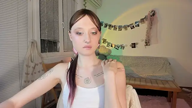 Snapshot of Jenny_darling_love chatting on 01-22-25, 07:45 Jenny darling love online show from 01-22-25, 07:45