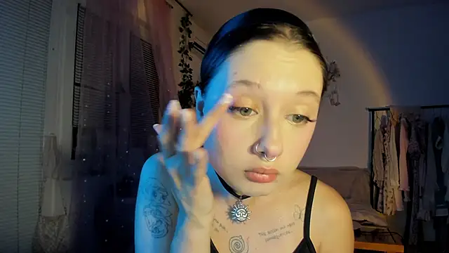 Snapshot of Jenny_darling_love chatting on 09-19-25, 06:12 Jenny darling love online show from 09-19-25, 06:12