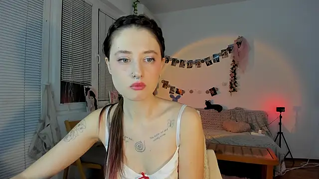 Snapshot of Jenny_darling_love chatting on 02-06-25, 07:07 Jenny darling love online show from 02-06-25, 07:07