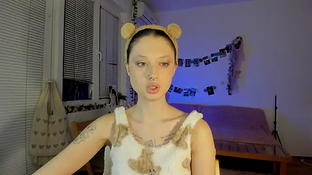 Snapshot of Jenny_darling_love chatting on 01-08-25, 09:55 Jenny darling love online show from 01-08-25, 09:55