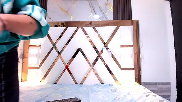 molly sweetee online show from 04-01-26, 01:41