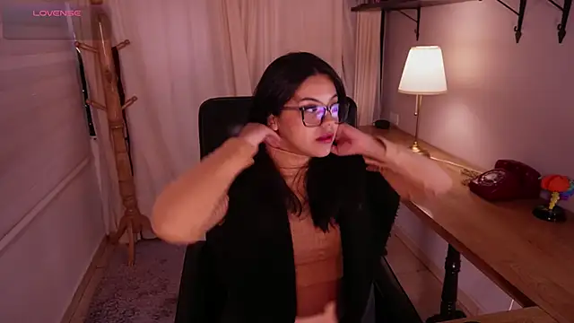 Sophia wilsonn  online show from 11-16-25, 11:37