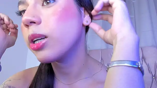 Snapshot of Ashley_piinkk_ chatting on 03-10-25, 06:49 Ashley piinkk  online show from 03-10-25, 06:49