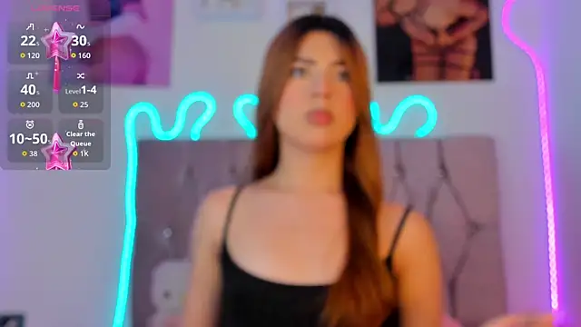 Ashley piinkk  online show from 11-04-25, 12:09