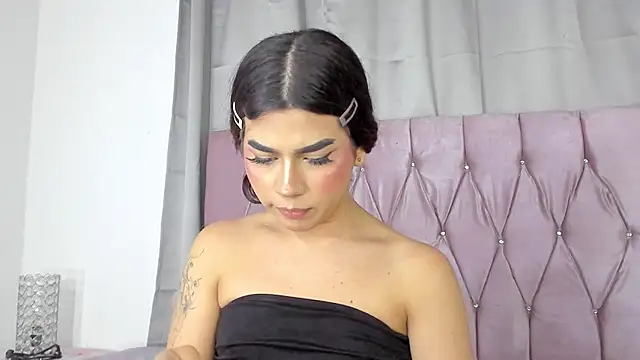 Snapshot of Ashley_piinkk_ chatting on 02-20-25, 07:23 Ashley piinkk  online show from 02-20-25, 07:23