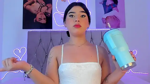 Ashley piinkk  online show from 05-06-26, 06:50