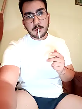 Snapshot of SevimliBirisi chatting on 09-28-25, 05:20 SevimliBirisi online show from 09-28-25, 05:20