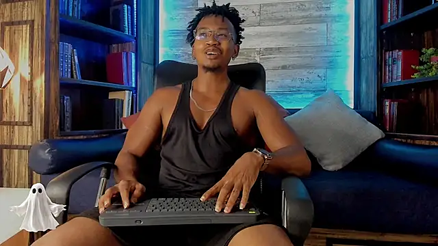 Snapshot of JamalMyst chatting on 10-17-25, 03:32 JamalMyst online show from 10-17-25, 03:32