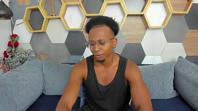 Snapshot of JamalMyst chatting on 03-21-25, 03:33 JamalMyst online show from 03-21-25, 03:33
