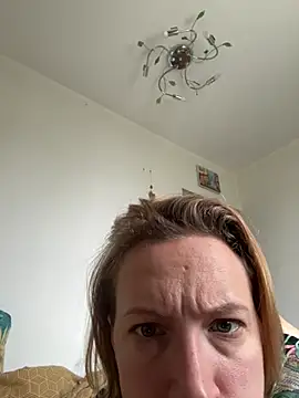 Snapshot of UmaTruewoman chatting on 06-27-26, 05:35 UmaTruewoman online show from 06-27-26, 05:35