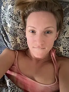 Snapshot of UmaTruewoman chatting on 06-17-26, 02:00 UmaTruewoman online show from 06-17-26, 02:00