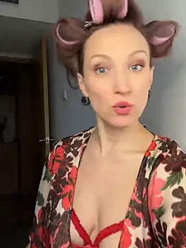 UmaTruewoman online show from 11-14-25, 06:06