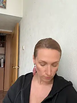 Snapshot of UmaTruewoman chatting on 02-11-26, 10:04 UmaTruewoman online show from 02-11-26, 10:04