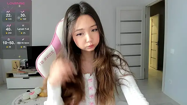 Fluffy Rose online show from 07-19-26, 01:03