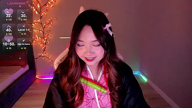 Fluffy Rose online show from 10-31-25, 05:53