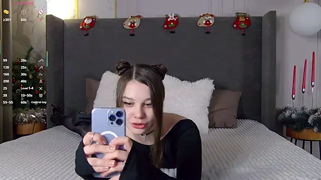 ReginaRobinson online show from 12-17-25, 05:56