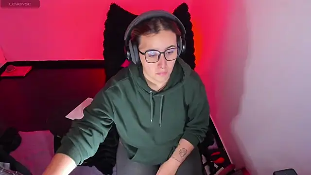 bonnie moon  online show from 02-06-26, 08:27