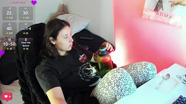 bonnie moon  online show from 05-18-26, 04:01