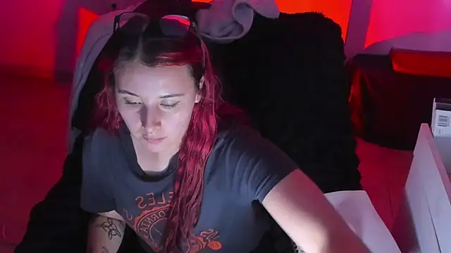 bonnie moon  online show from 10-21-25, 10:20