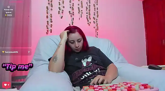 bonnie moon  online show from 02-18-25, 10:58