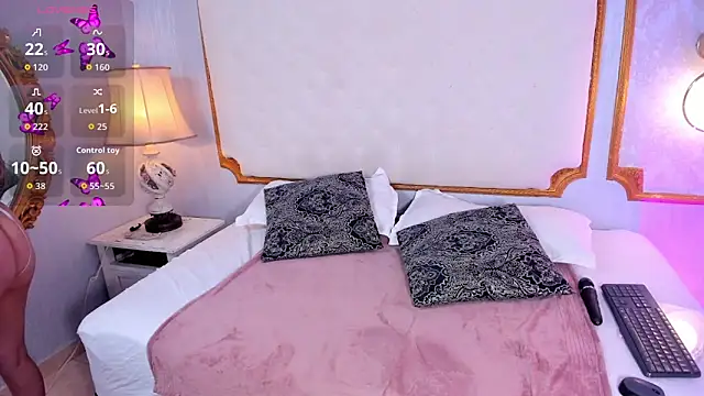 Paiige peach online show from 10-09-25, 07:47