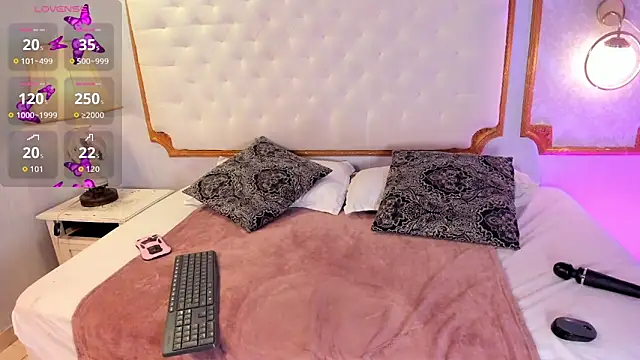 Paiige peach online show from 11-23-25, 11:20