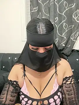 Snapshot of mari_layali chatting on 06-17-26, 08:30 mari layali online show from 06-17-26, 08:30
