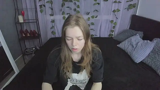 Tina Tayllor online show from 10-16-25, 11:24