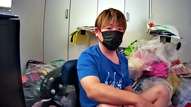 Snapshot of Osikokusama chatting on 10-15-25, 01:59 Osikokusama online show from 10-15-25, 01:59