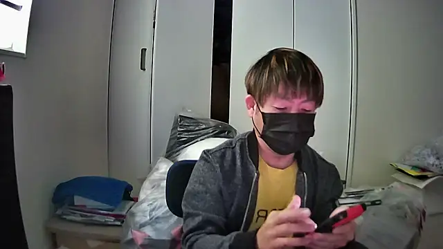 Snapshot of Osikokusama chatting on 11-18-25, 01:32 Osikokusama online show from 11-18-25, 01:32