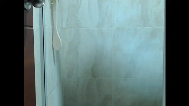 Paul Lear online show from 01-04-25, 01:52