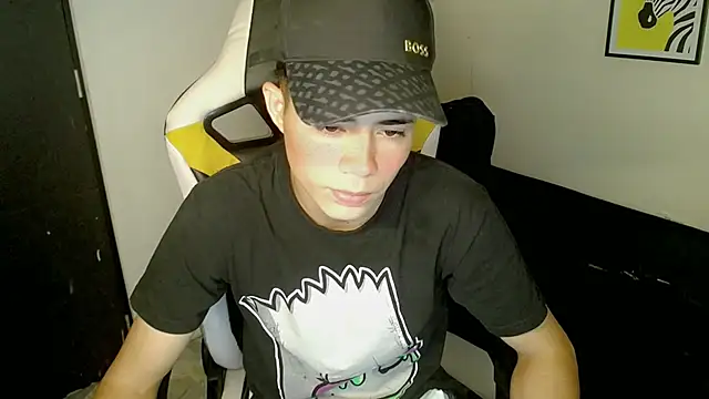 Snapshot of bby_santi chatting on 10-15-25, 02:03 bby santi online show from 10-15-25, 02:03