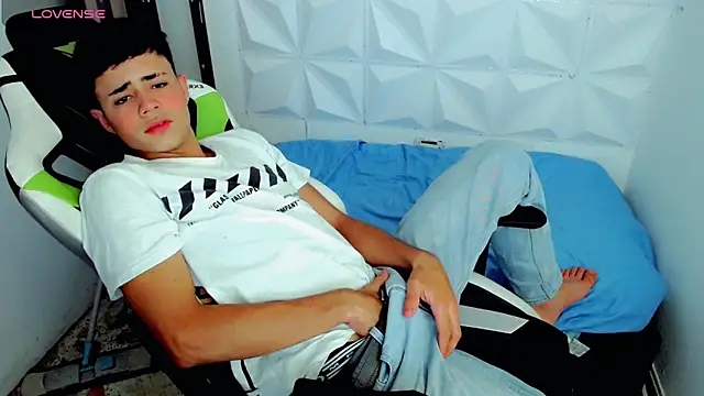 Snapshot of bby_santi chatting on 12-11-24, 07:14 bby santi online show from 12-11-24, 07:14